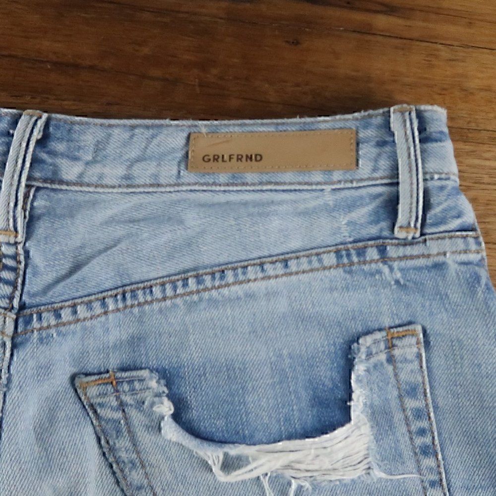 GRLFRND HELENA TAINTED LOVE DISTRESSED CUT OFF BUTTON FLY BLUE JEANS SIZE 25 - Picture 9 of 9